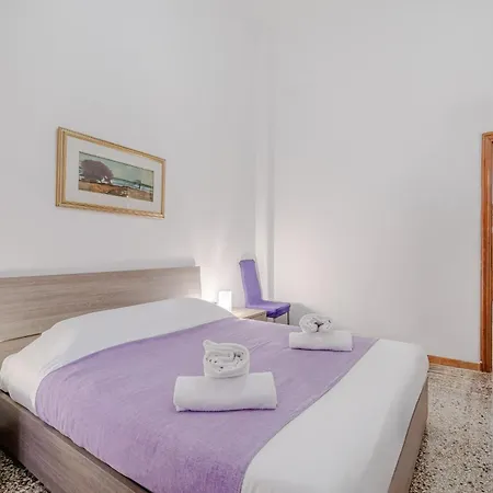 Comfy In Genova's St Teodoro District Apartment