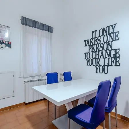 Comfy In Genova's St Teodoro District *